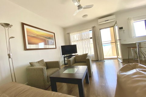 Atlantic West Beach Apartments - Lismore Accommodation 6
