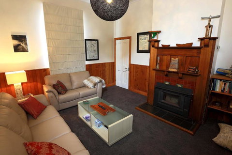 At The Beach & Not Quite At The Beach Holiday Cottages Stanley - Lismore Accommodation 2