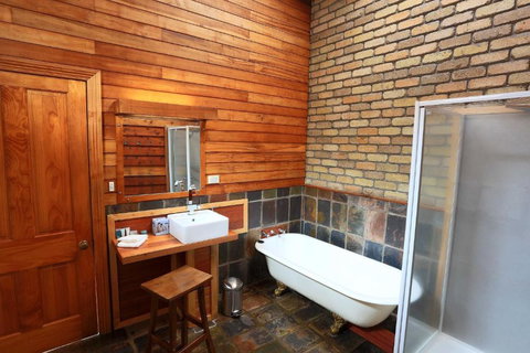 At The Beach & Not Quite At The Beach Holiday Cottages Stanley - Lismore Accommodation 3