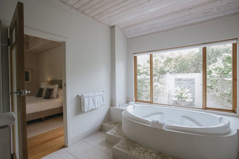 Yallingup Villas - Lismore Accommodation 6