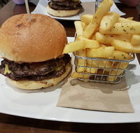 House of Burgers - Lismore Accommodation