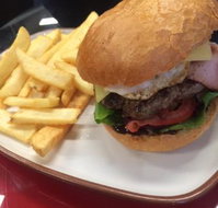 Drouin PizzaBurger Lounge - Lismore Accommodation