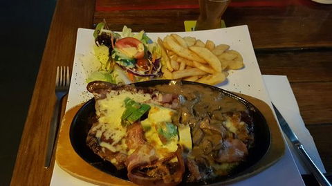 Boots Bar - Lismore Accommodation 0