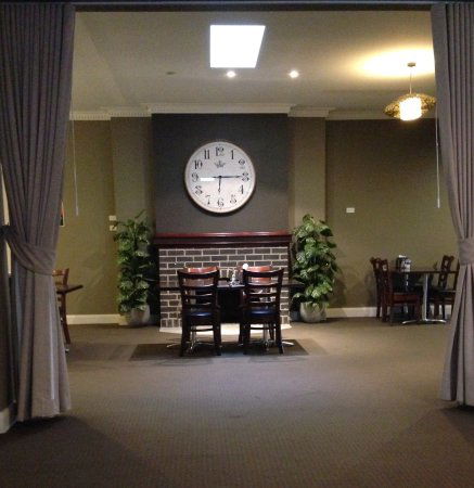 The Dining Room At The Imperial Hotel - Lismore Accommodation 0