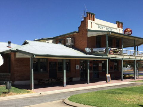 Punt Hotel - Lismore Accommodation 0