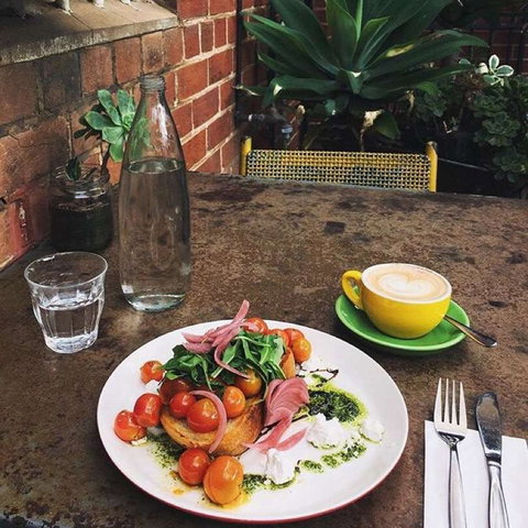 Ginger's Coffee Studio & Vintage Lounge Bar - Lismore Accommodation 0