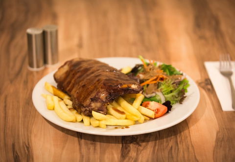 Central Hotel Cootamundra - Lismore Accommodation 2