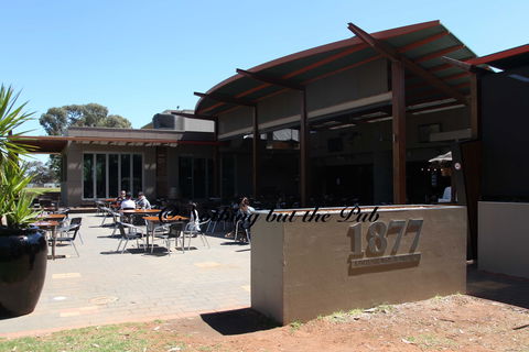Gol Gol Hotel - Lismore Accommodation 2
