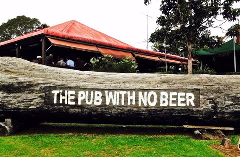 The Pub With No Beer - Lismore Accommodation 1