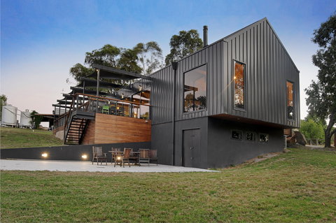 Cannibal Creek Vineyard - Lismore Accommodation 0