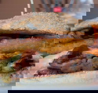 Trader Joe's Garage - Cafe - Lismore Accommodation