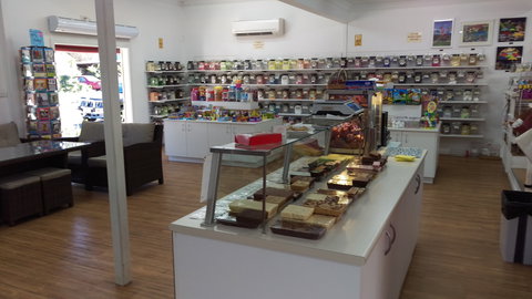 Mogo Fudge And Ice Cream /  Courtyard Cafe / Lots Of Lollies Mogo - Lismore Accommodation 2