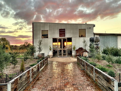 Nashdale Lane Wines Cellar Door - Lismore Accommodation 1
