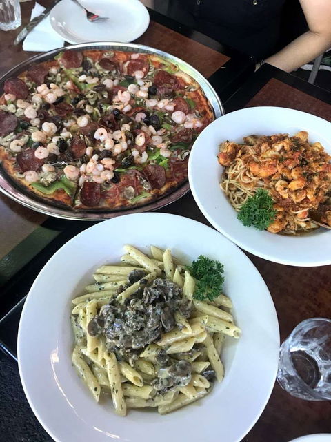 Papa Gino's - Lismore Accommodation 0