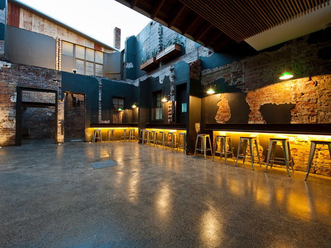 Royal Hotel Queanbeyan - Lismore Accommodation 1