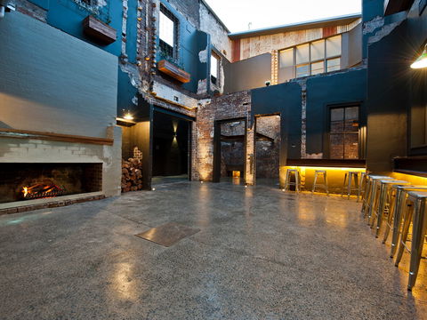 Royal Hotel Queanbeyan - Lismore Accommodation 2