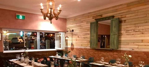 A Treat Of France - Lismore Accommodation 1