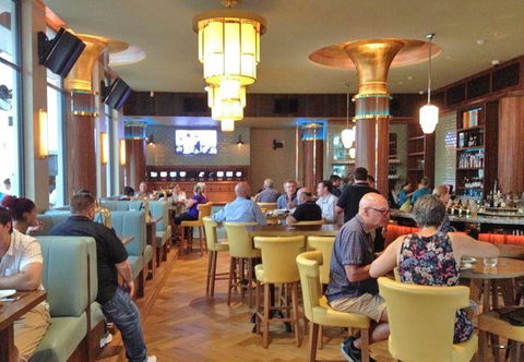 Apollo Bay Wine Bar & Coffee Shop - Lismore Accommodation 6