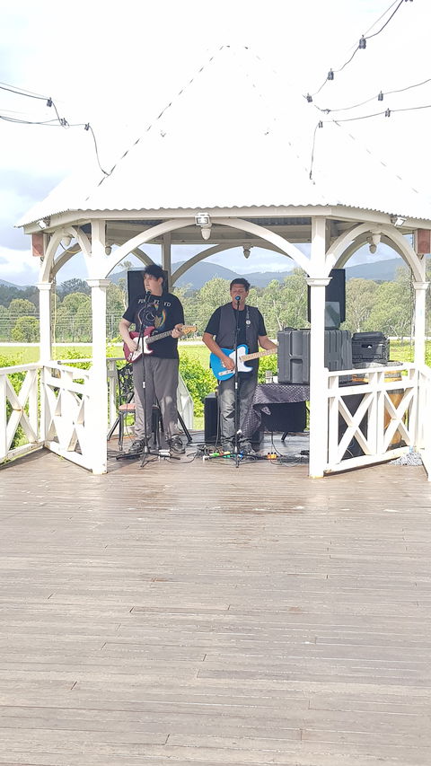 Albert River Wines - Lismore Accommodation 1