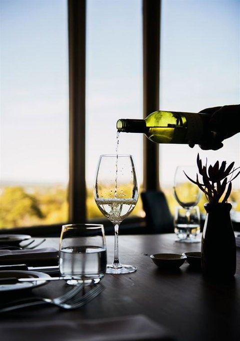Skyline Restaurant - Lismore Accommodation 8