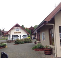 Alpenrose Lakeside Bistro  Bar