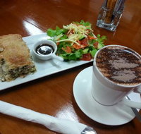 Killing Time with Coffee - Lismore Accommodation