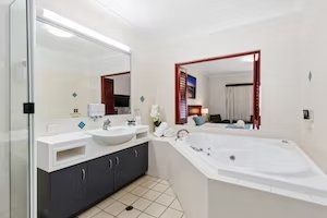 The Coffee House Apartments & Bistro - Lismore Accommodation 5