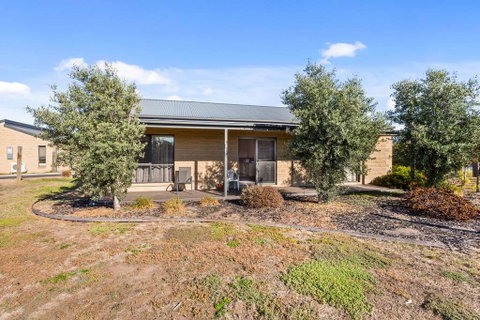 Quality Suites Point Cook Seasons 5 - Lismore Accommodation 2