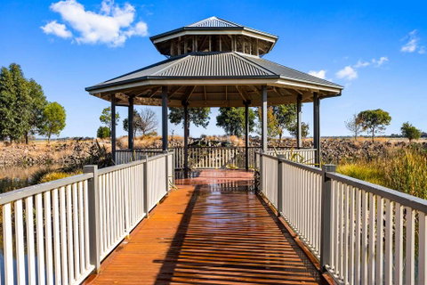 Quality Suites Point Cook Seasons 5 - Lismore Accommodation 3