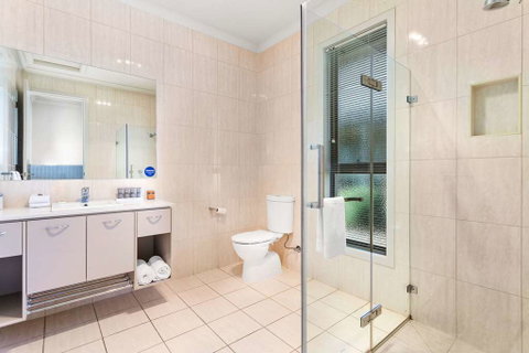 Quality Suites Point Cook Seasons 5 - Lismore Accommodation 9