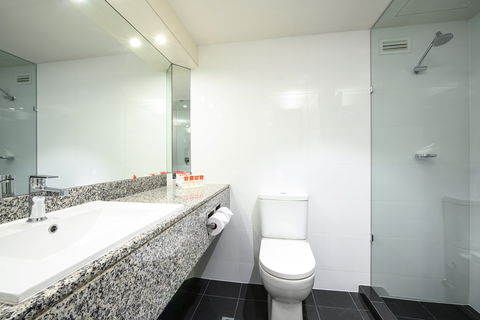 Hotel Grand Chancellor Adelaide - Lismore Accommodation 2