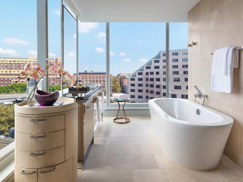 Sofitel Sydney Darling Harbour - Lismore Accommodation 3