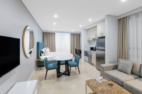Meriton Suites Pitt Street - Lismore Accommodation 6