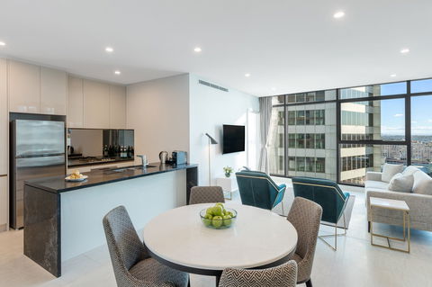 Meriton Suites Sussex Street, Sydney - Lismore Accommodation 5