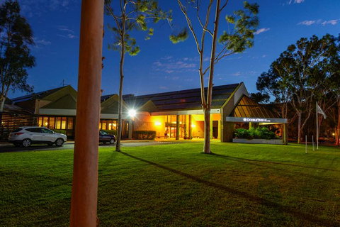 DoubleTree by Hilton Hotel Alice Springs - Lismore Accommodation 1