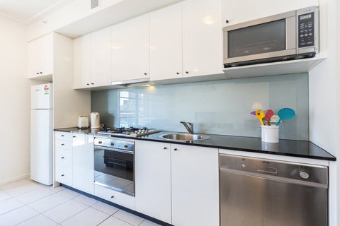 Astra Apartments Sydney CBD - Lismore Accommodation 2