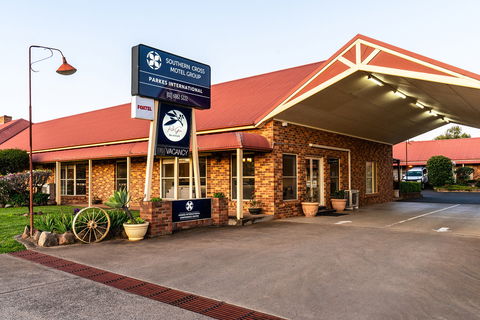 Parkes International - Lismore Accommodation 0
