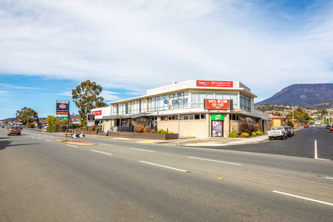Nightcap at Carlyle Hotel - Lismore Accommodation 2