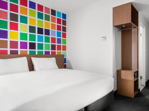 Ibis Styles Brisbane Elizabeth Street - Lismore Accommodation 4