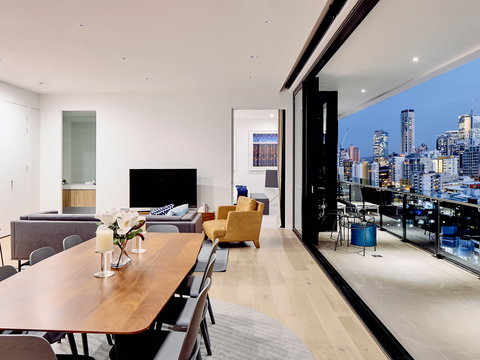 The Johnson - Art Series - Lismore Accommodation 12