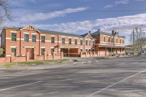 Lake Inn Ballarat - Lismore Accommodation 0