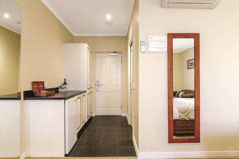 Lake Inn Ballarat - Lismore Accommodation 6