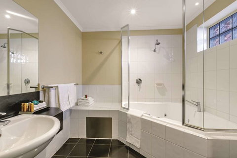 Lake Inn Ballarat - Lismore Accommodation 16