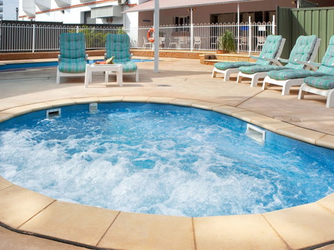 Novotel Darwin Atrium - Lismore Accommodation 9