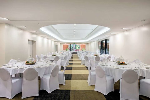 DoubleTree by Hilton Esplanade Darwin - Lismore Accommodation 9