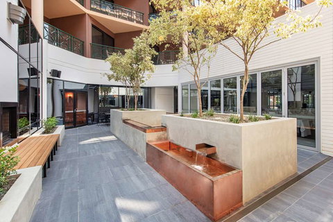 Amora Hotel Riverwalk Melbourne - Lismore Accommodation 2