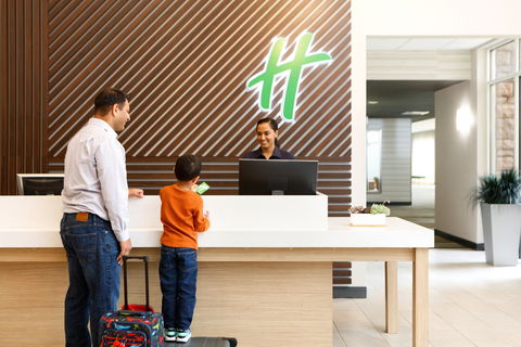 Holiday Inn Dandenong - Lismore Accommodation 2