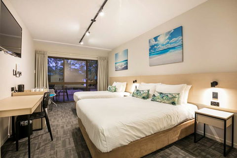 Kawana Waters Hotel By NightCap - Lismore Accommodation 2