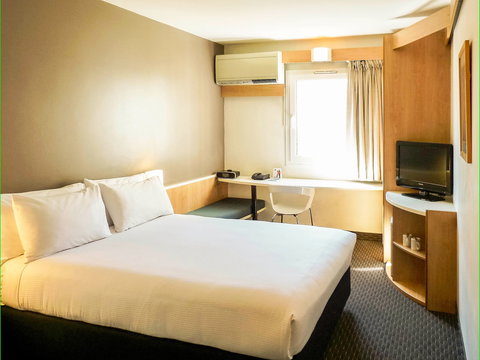 Ibis Sydney Thornleigh - Lismore Accommodation 1
