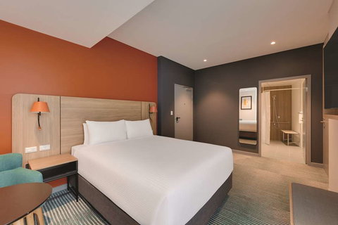 Travelodge Hurstville Sydney - Lismore Accommodation 7